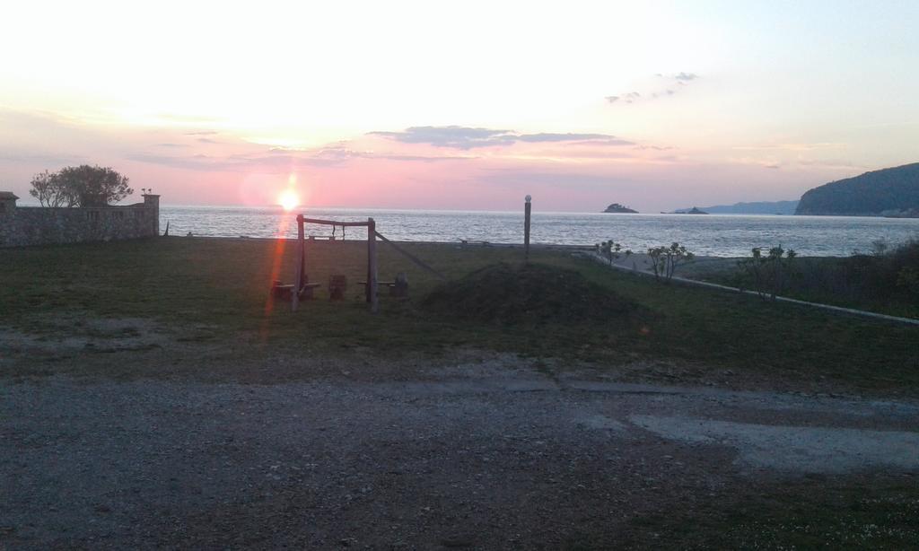 Buljarica Bay Apartments Petrovac Luaran gambar